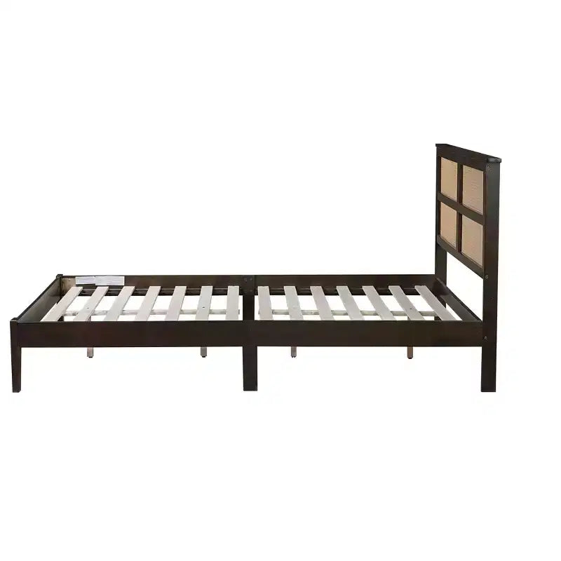 Lit Queen Size en Bois d'Hévéa avec Tête de Lit en Rotin et Pieds de Support