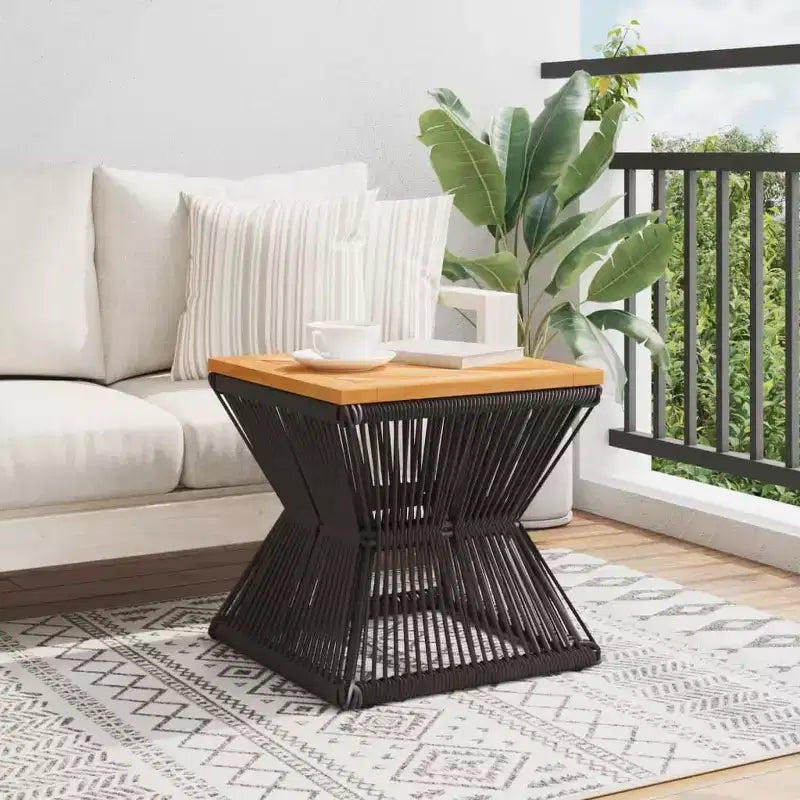 Table basse avec piètement filaire noir, bois d'acacia massif